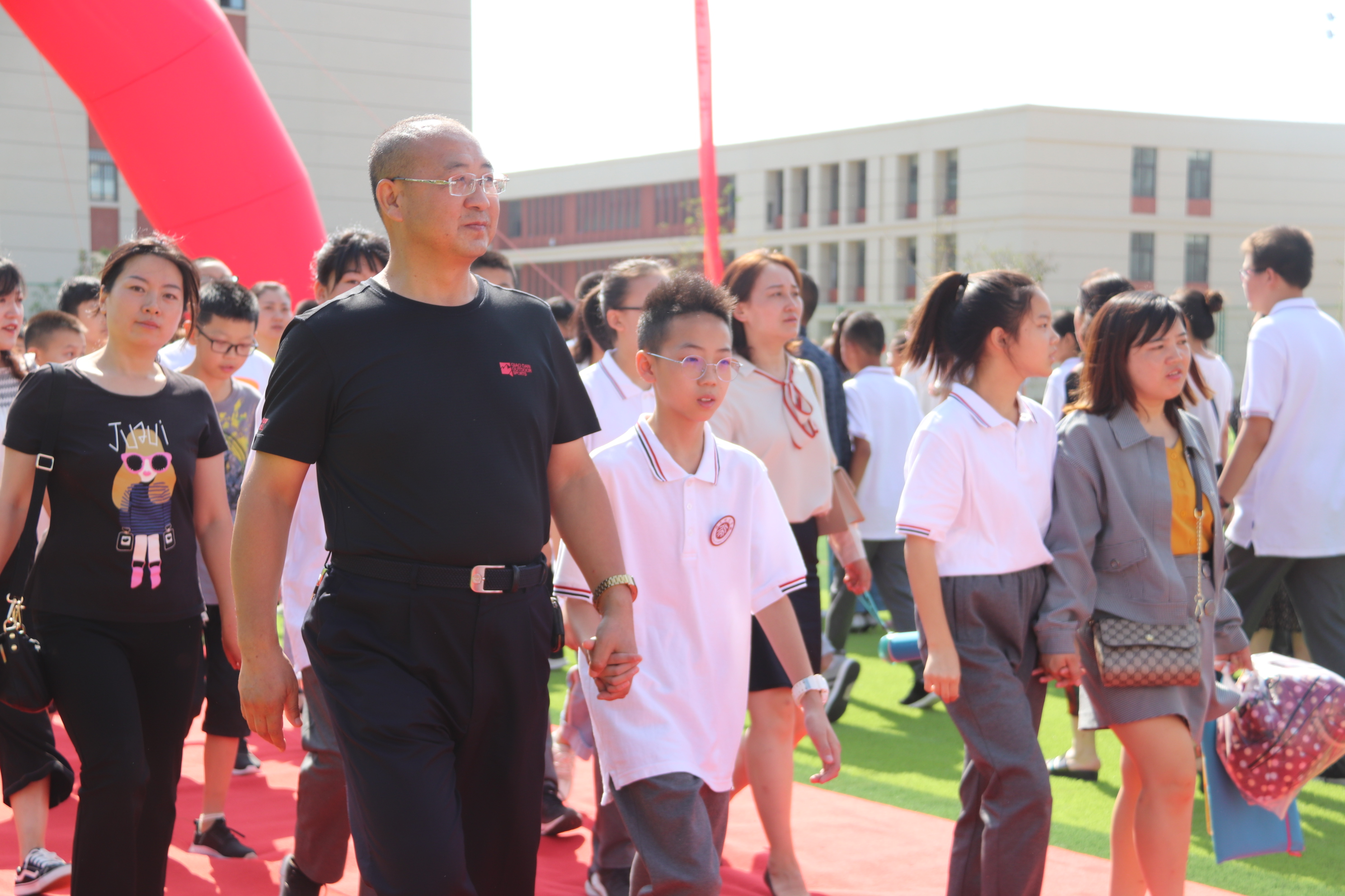 【北大培文】同樣的開(kāi)學(xué)季，不一樣的開(kāi)學(xué)禮——延安北大培文學(xué)校2019級(jí)初一新生入學(xué)儀式