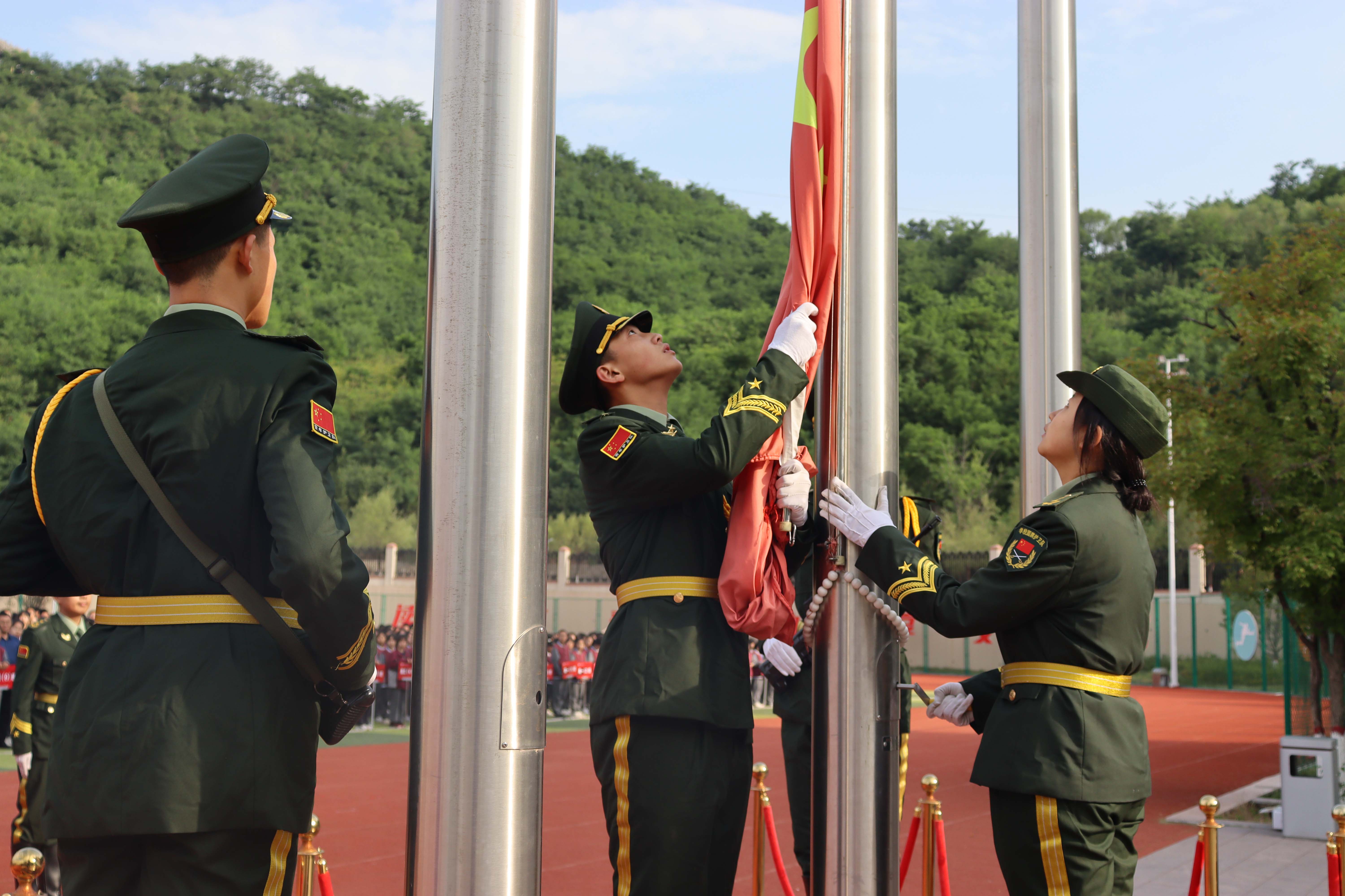 向國(guó)旗敬禮 | 勤學(xué)刻苦，勇攀新高